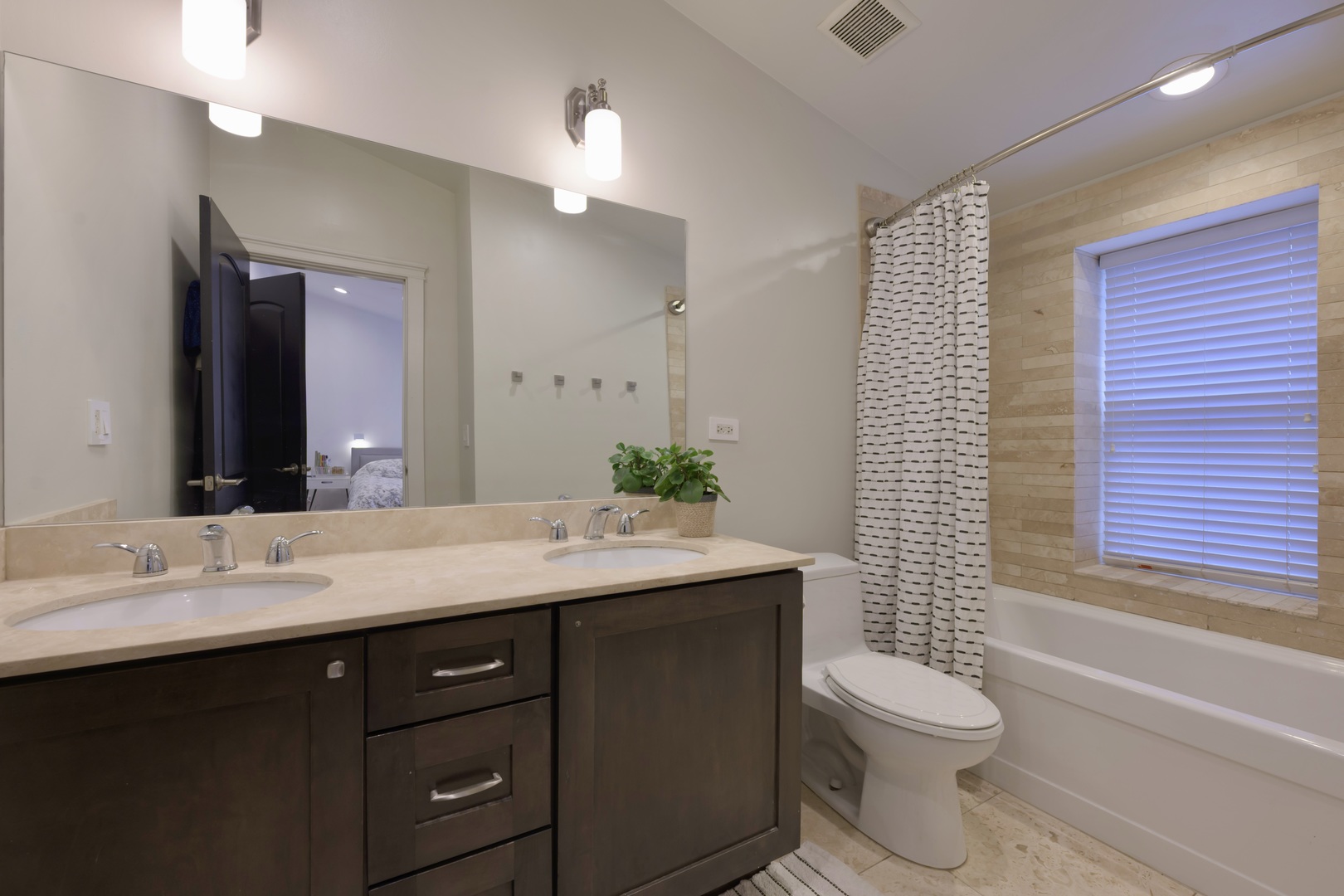 1803 W Ohio Street Unit: 3