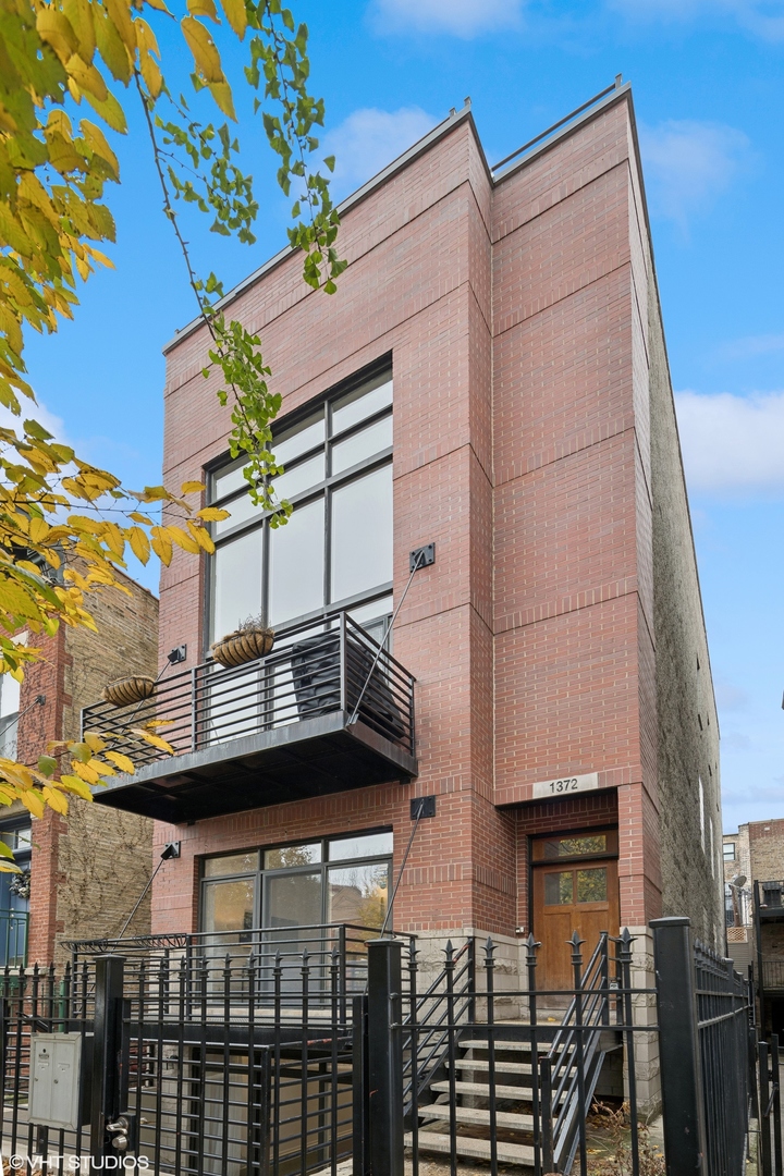 1372 N Dean Street Unit: 1