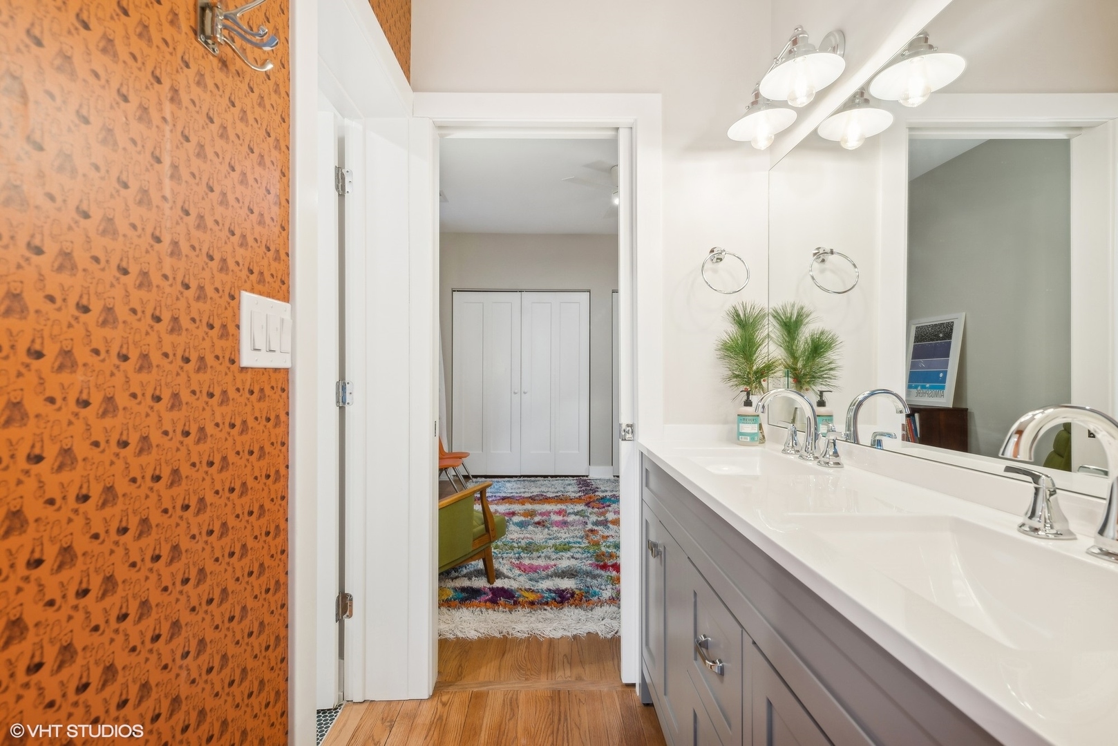 1436 W Elmdale Avenue Unit: 2