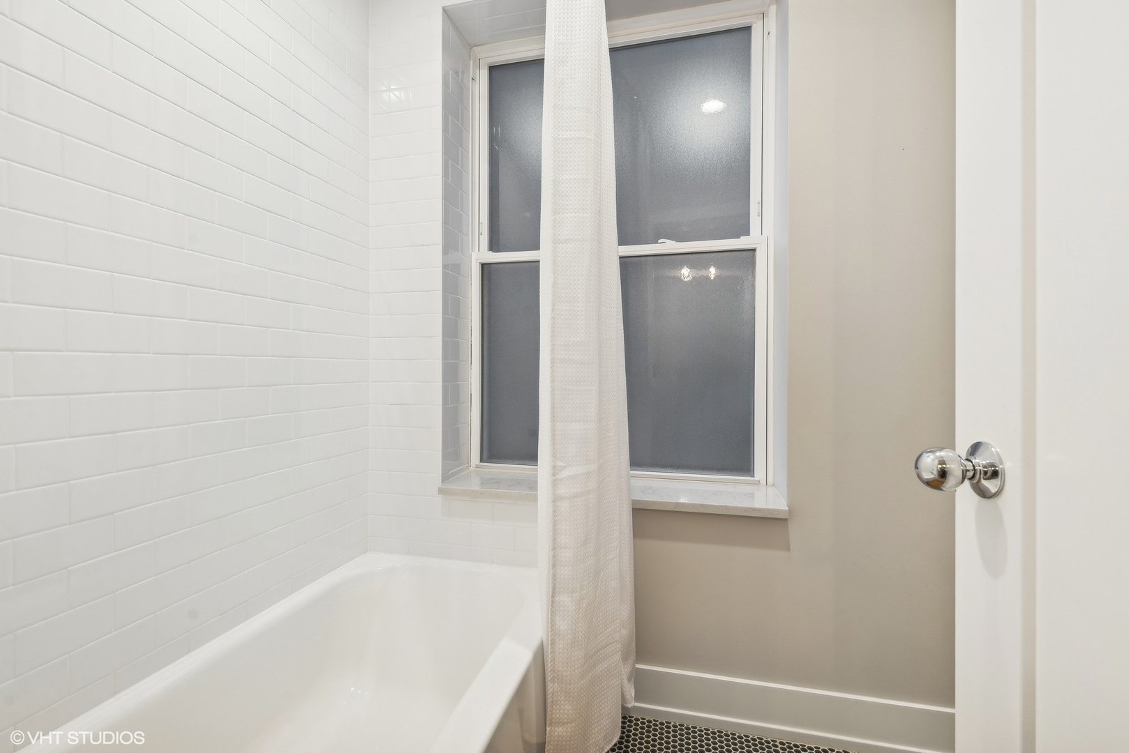 1436 W Elmdale Avenue Unit: 2