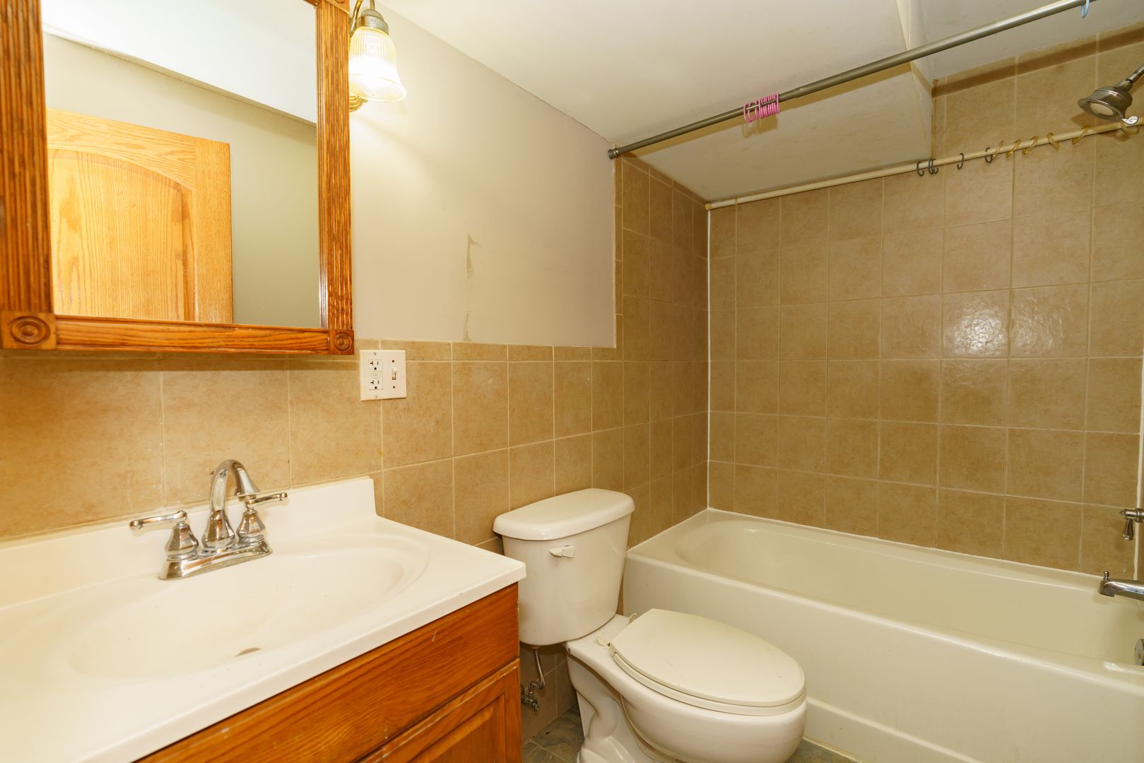 617 N TRUMBULL Avenue