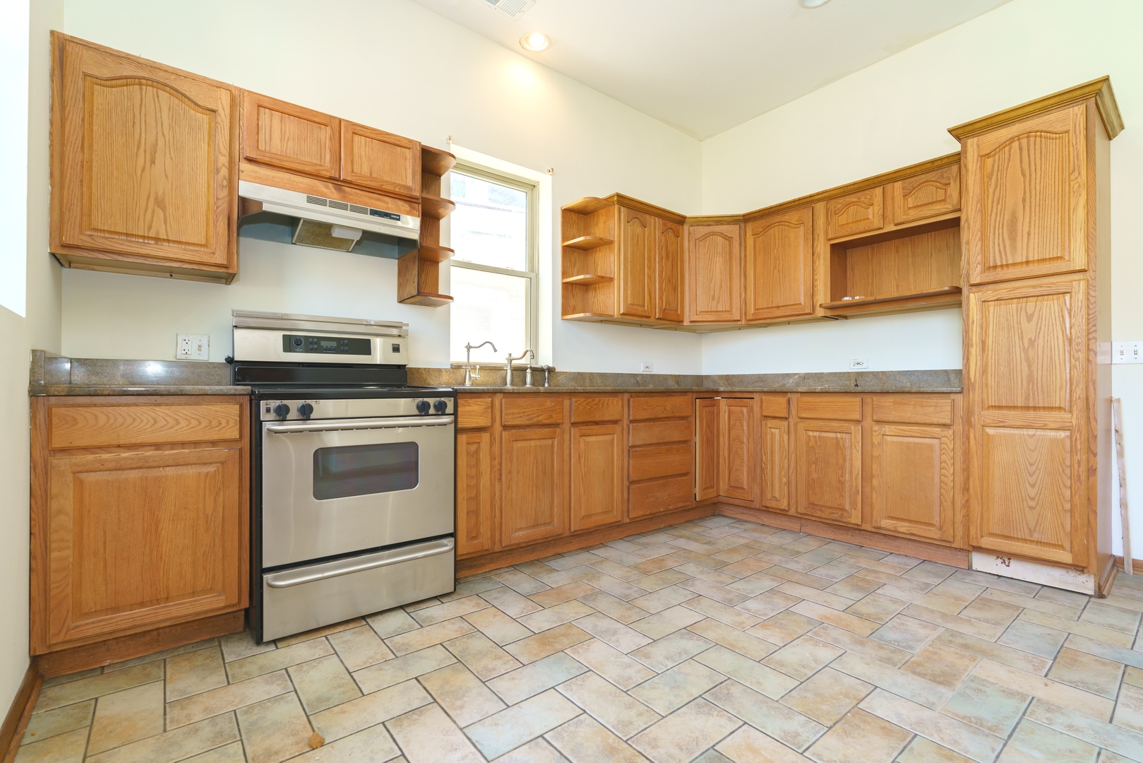 617 N TRUMBULL Avenue