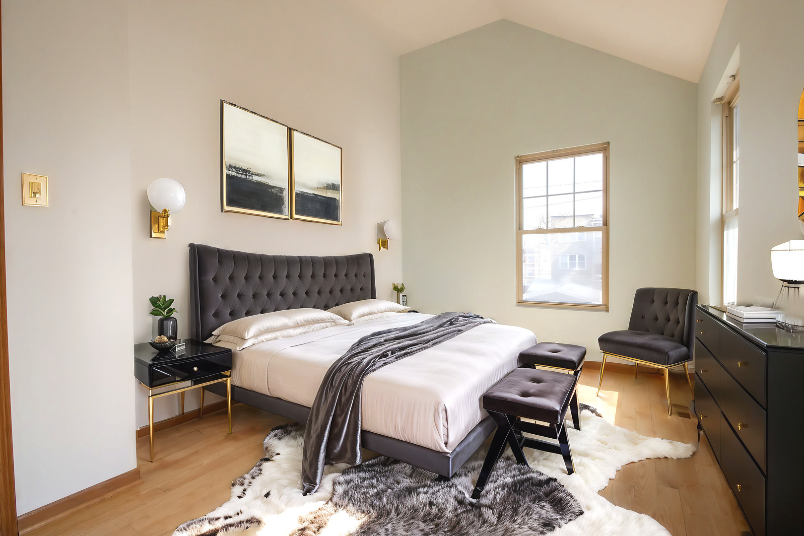 617 N TRUMBULL Avenue