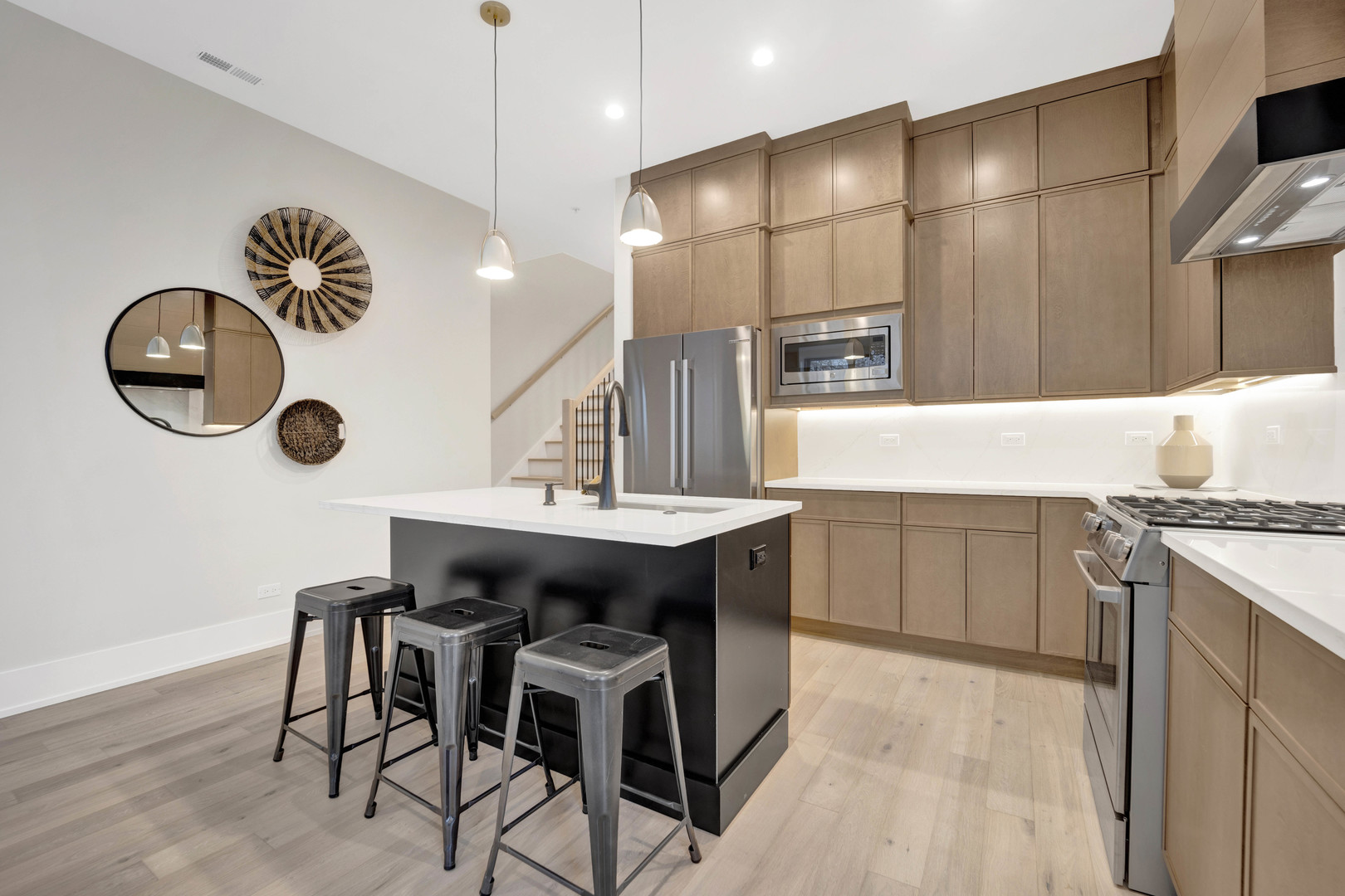 4343 N Richmond Avenue Unit: 2N