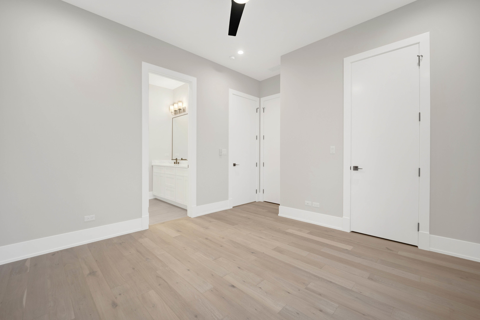 4343 N Richmond Avenue Unit: 2N