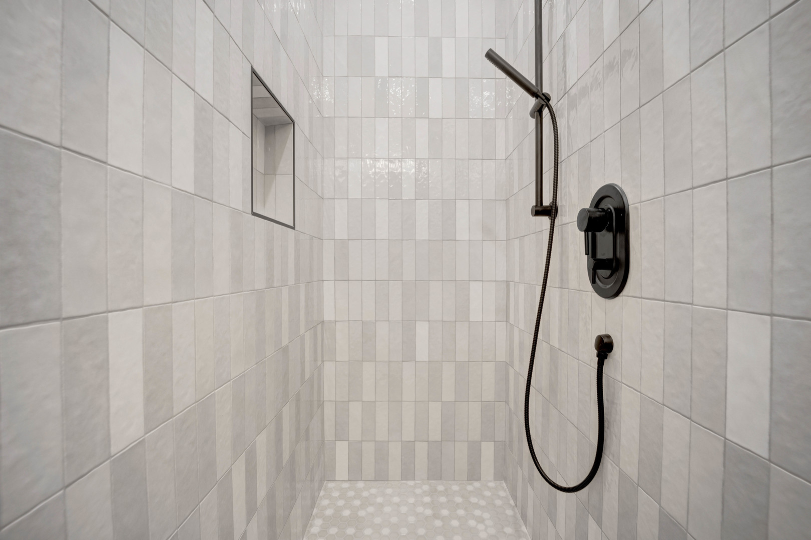 4343 N Richmond Avenue Unit: 2N