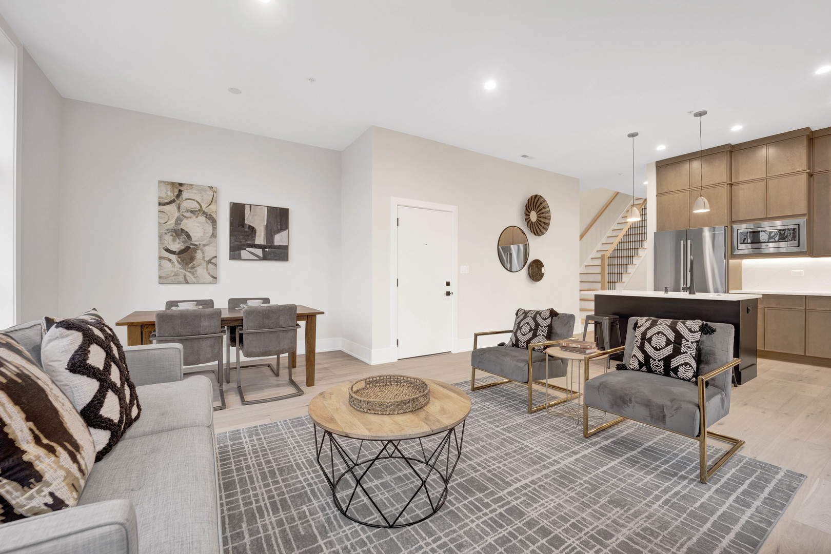 4343 N Richmond Avenue Unit: 2N