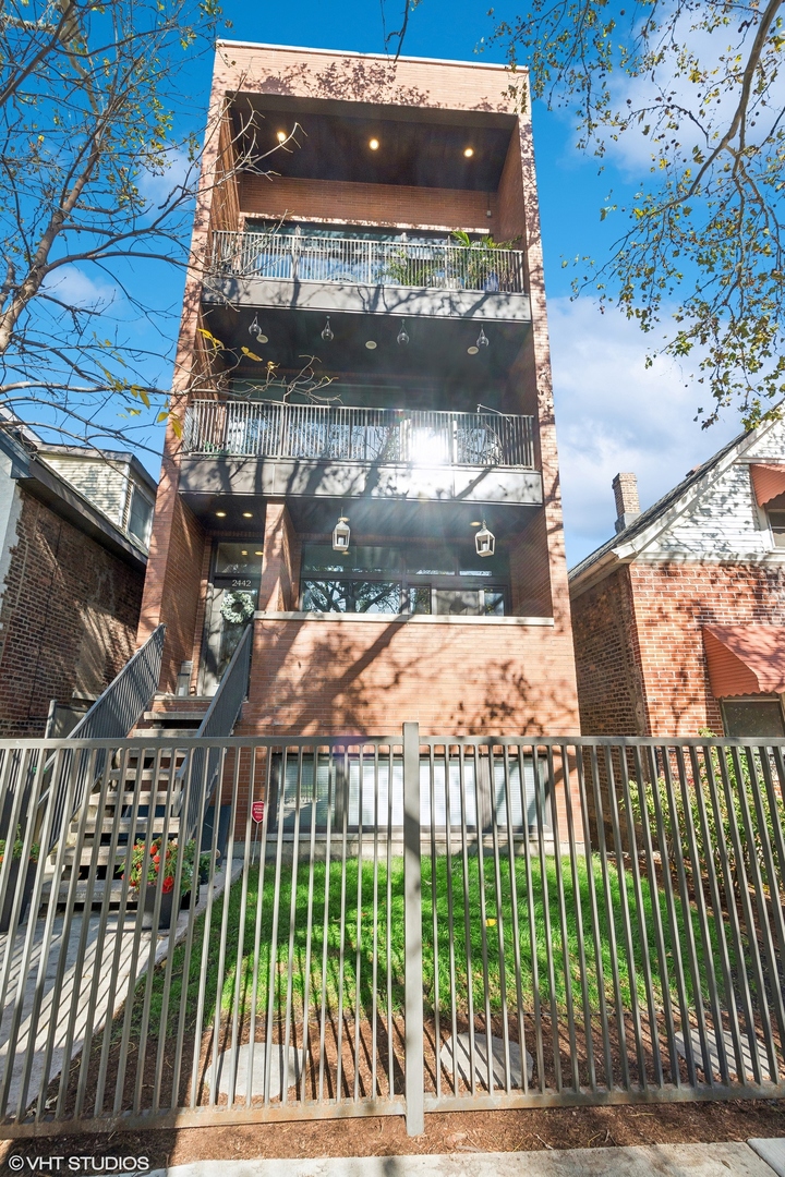 2442 W Thomas Street Unit: 1