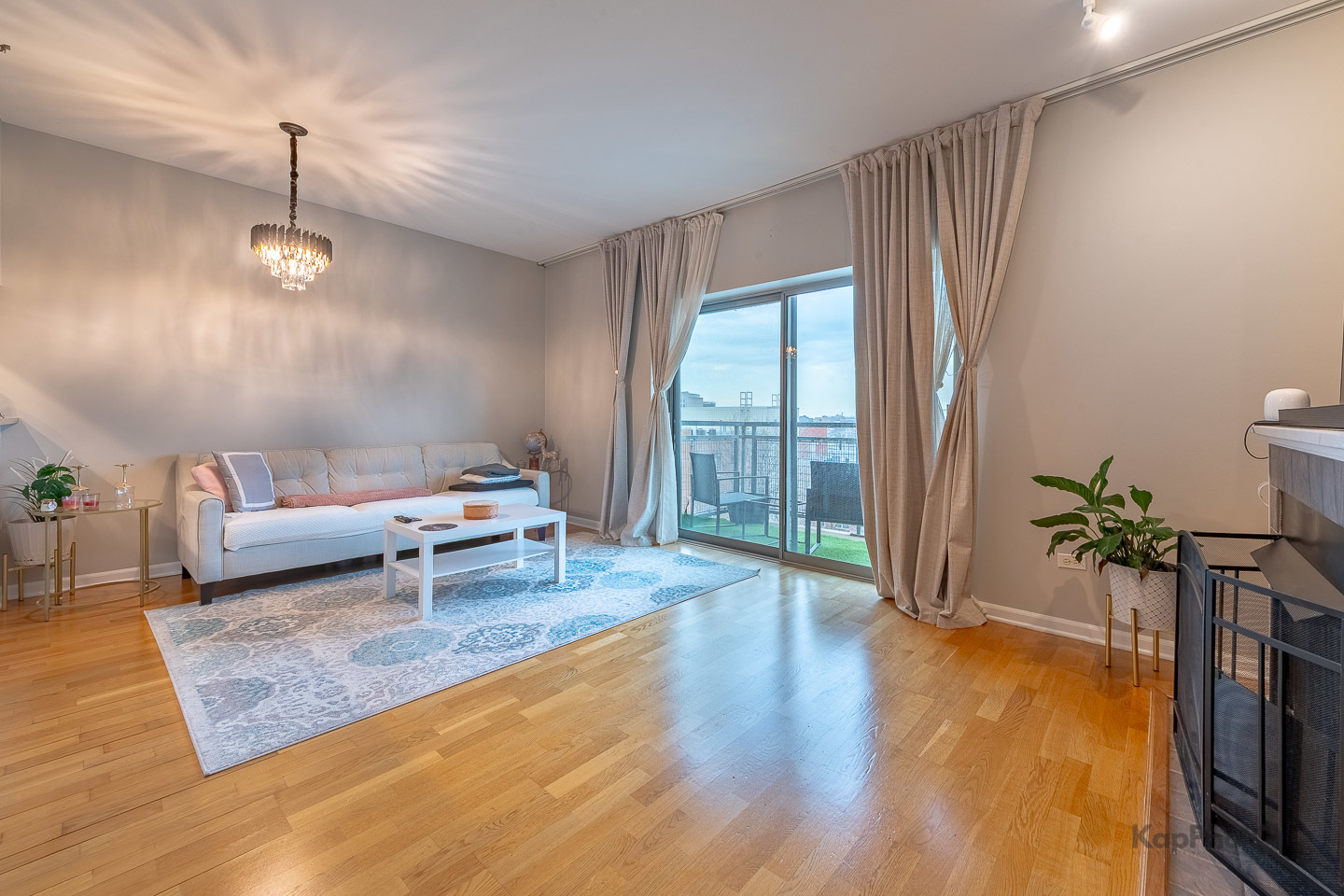 100 N Hermitage Avenue Unit: 504