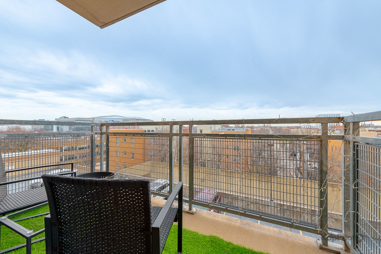 100 N Hermitage Avenue Unit: 504