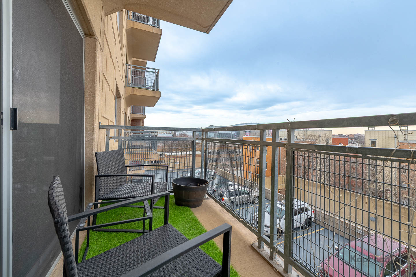 100 N Hermitage Avenue Unit: 504