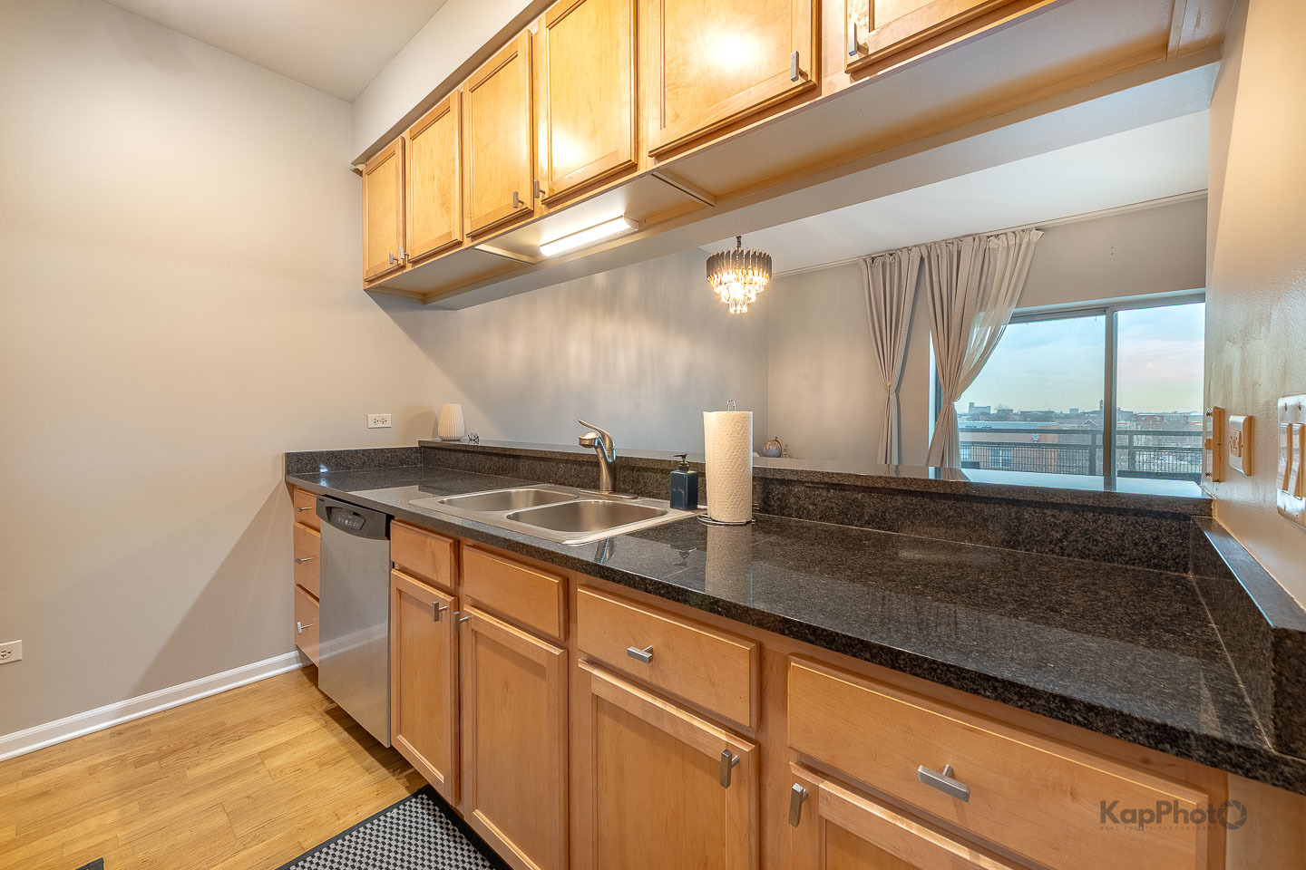 100 N Hermitage Avenue Unit: 504