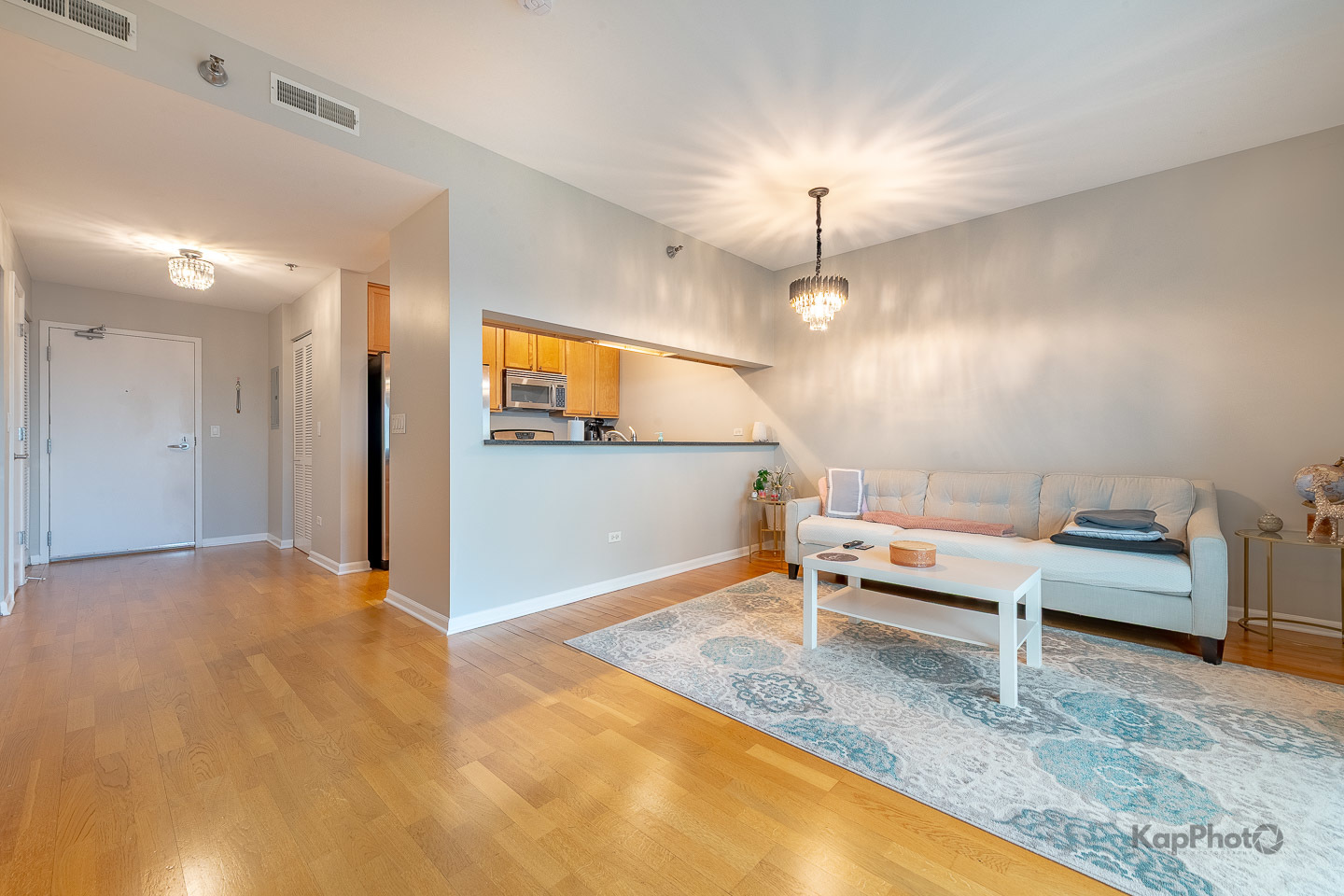 100 N Hermitage Avenue Unit: 504