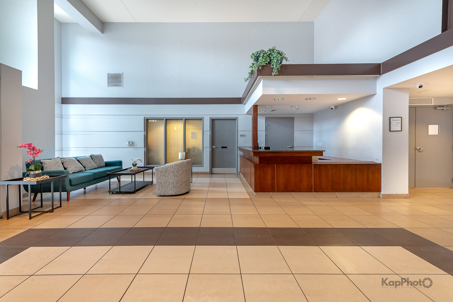 100 N Hermitage Avenue Unit: 504