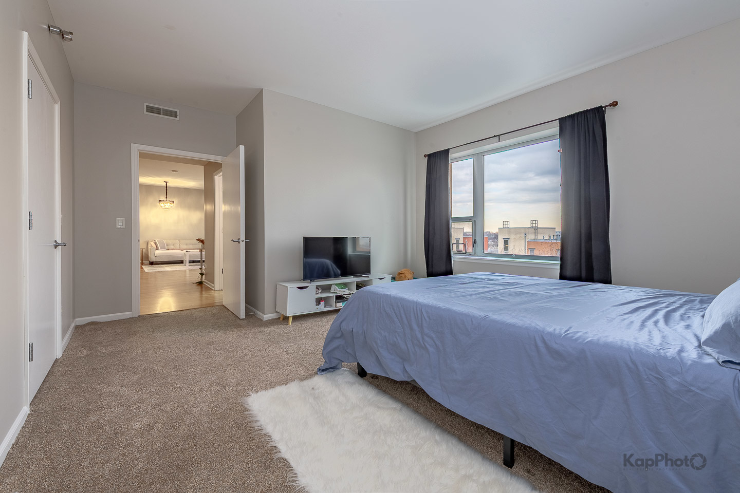 100 N Hermitage Avenue Unit: 504