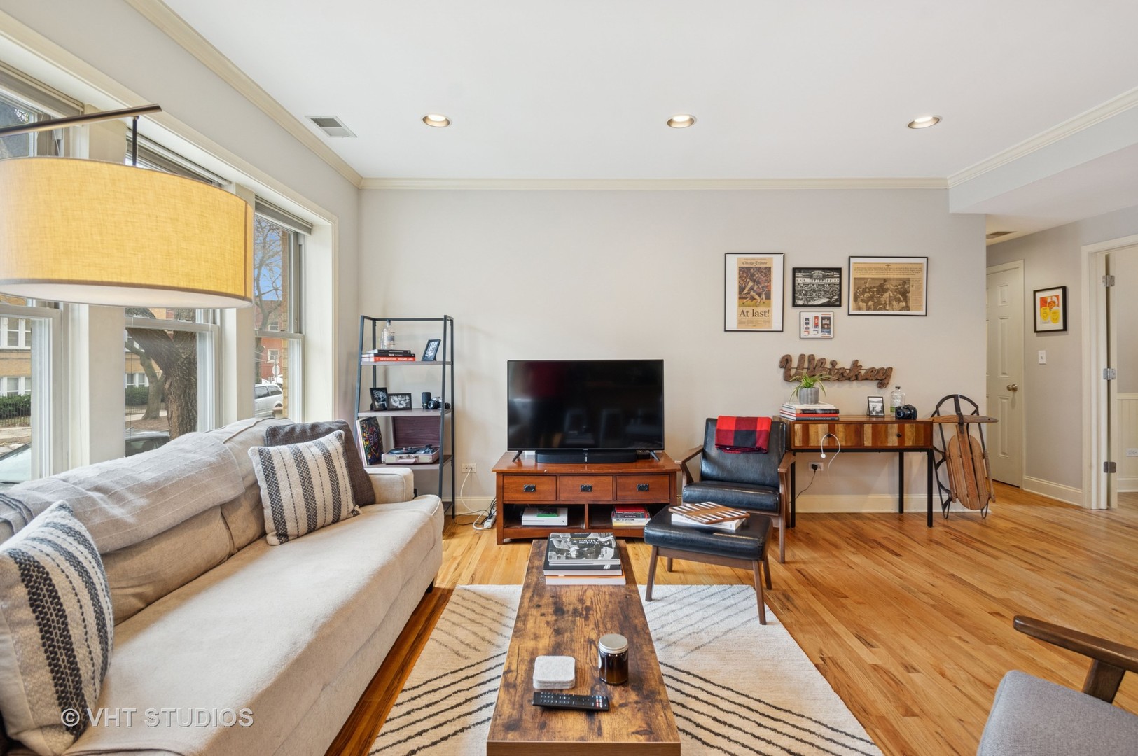 2711 W ARGYLE Street Unit: 1