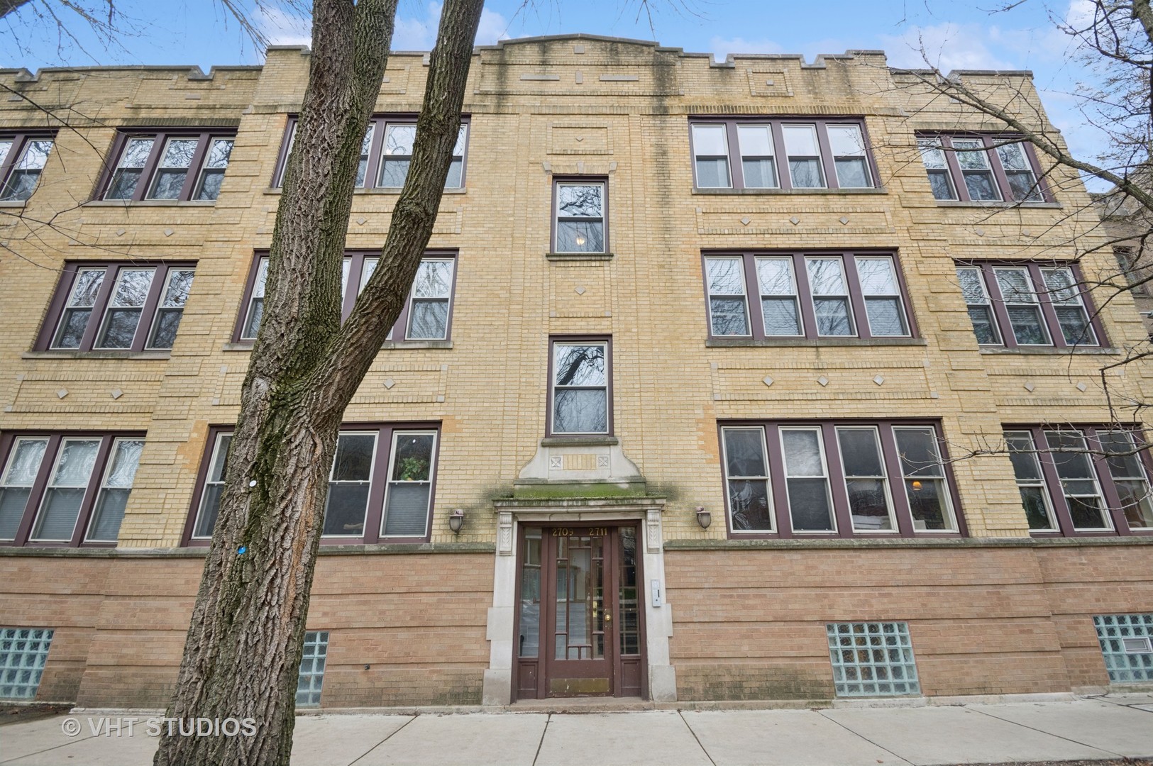 2711 W ARGYLE Street Unit: 1