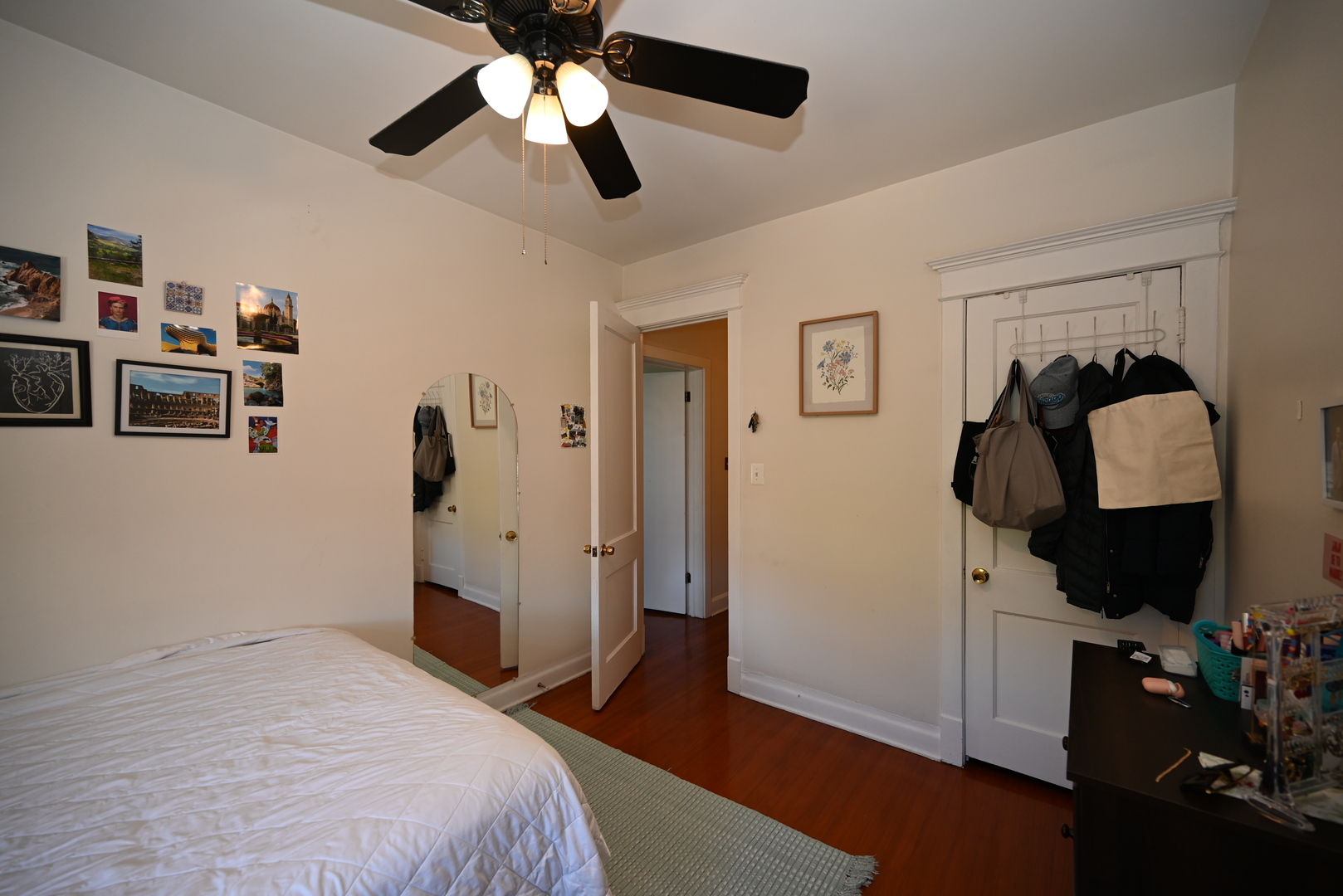 925 E 61ST Street Unit: 3