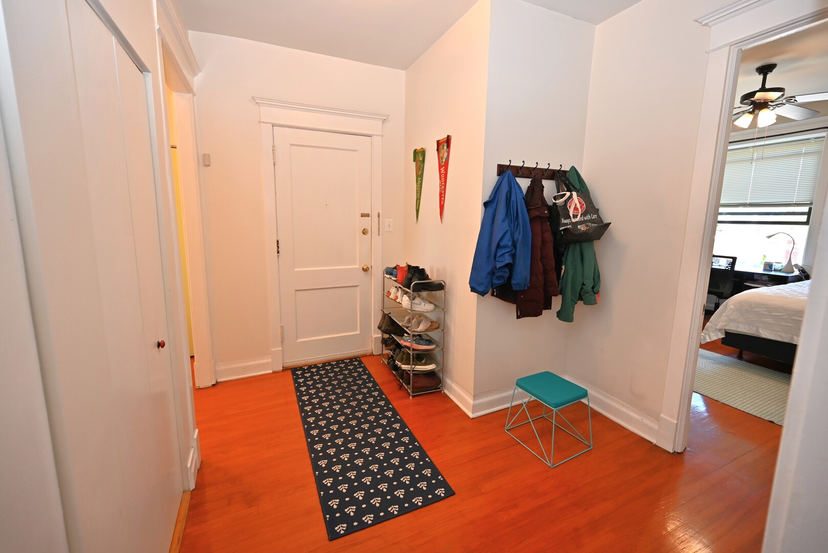 925 E 61ST Street Unit: 3