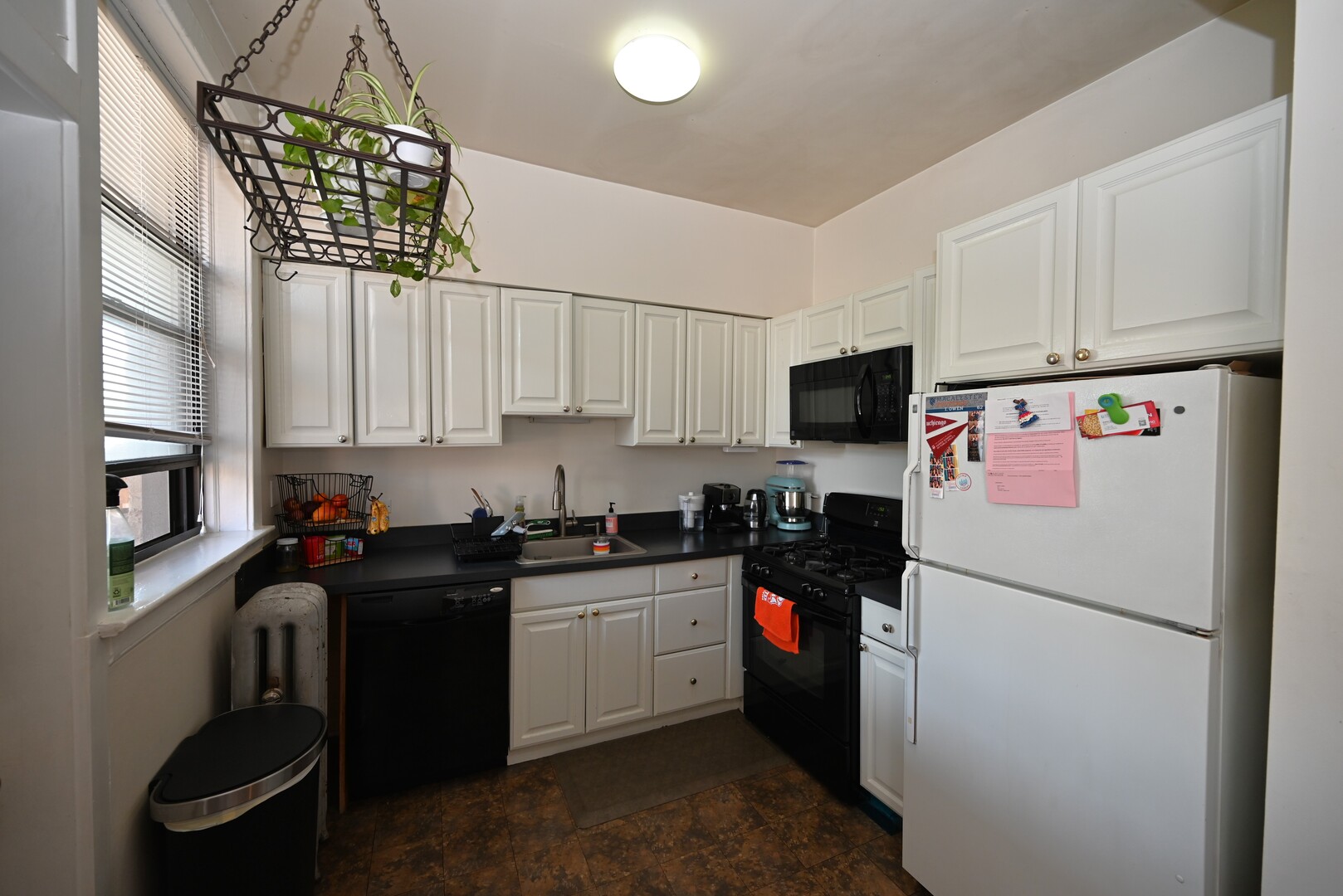 925 E 61ST Street Unit: 3