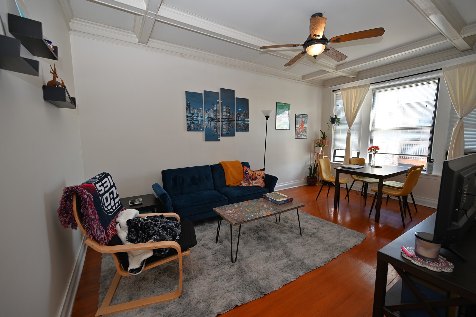 925 E 61ST Street Unit: 3