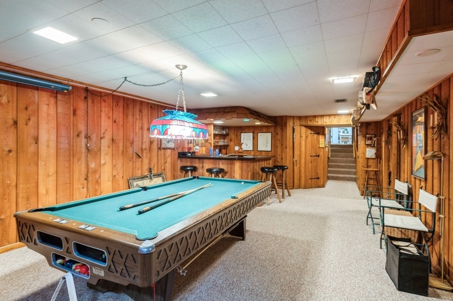 73 W Canterbury Lane