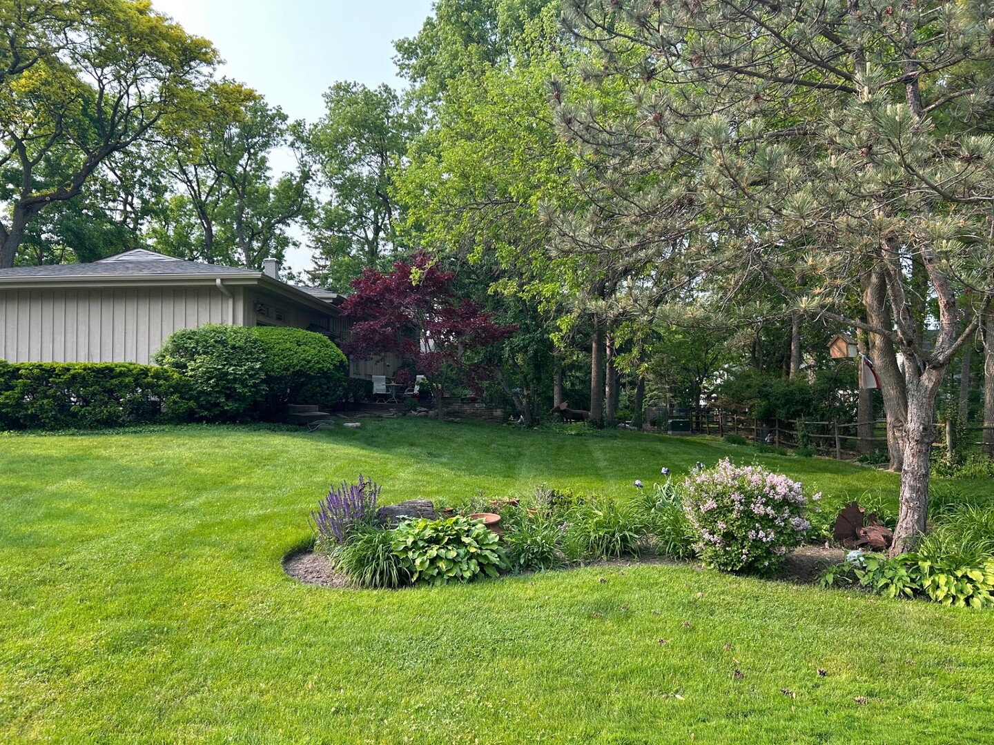 73 W Canterbury Lane