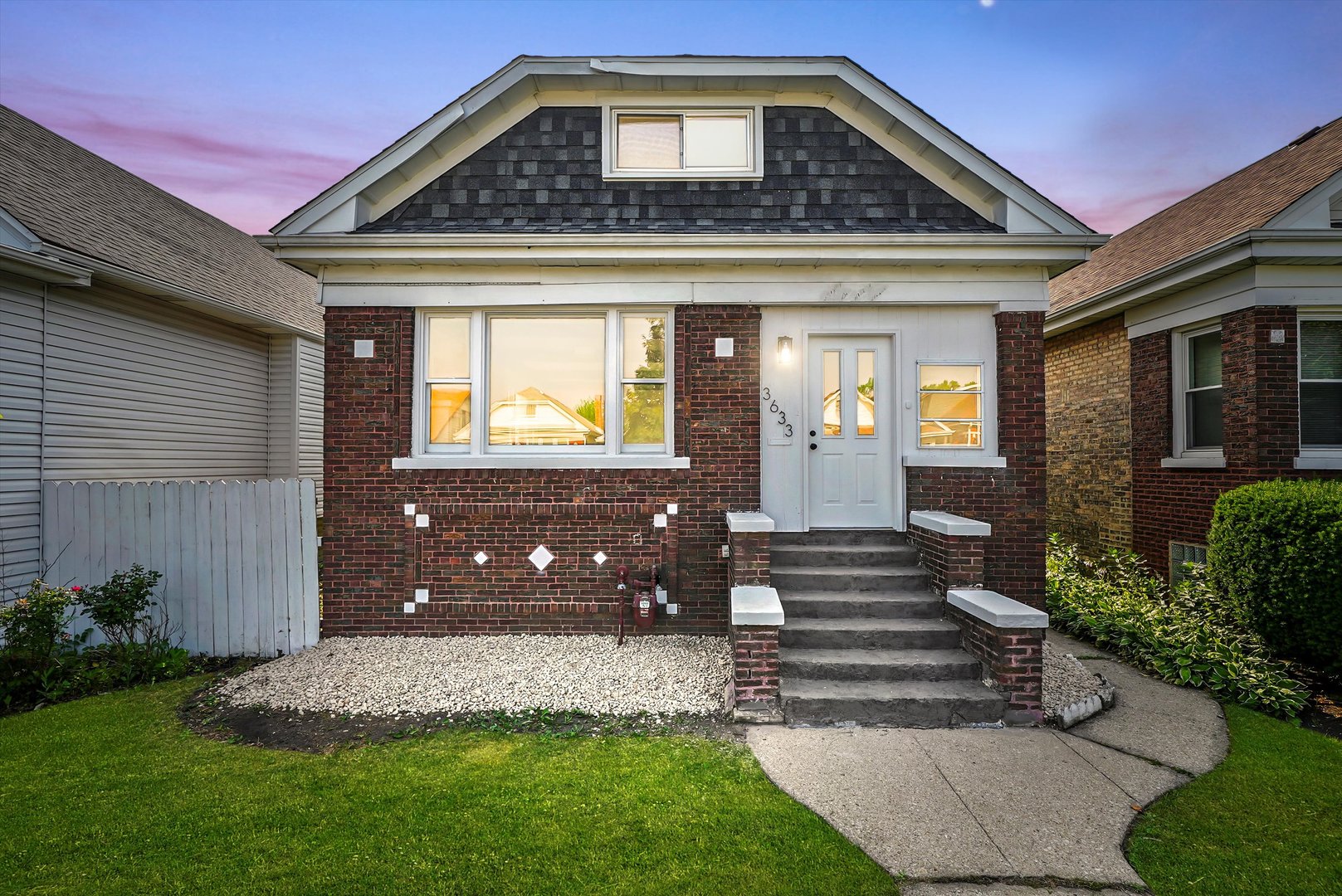 3633 N Lotus Avenue
