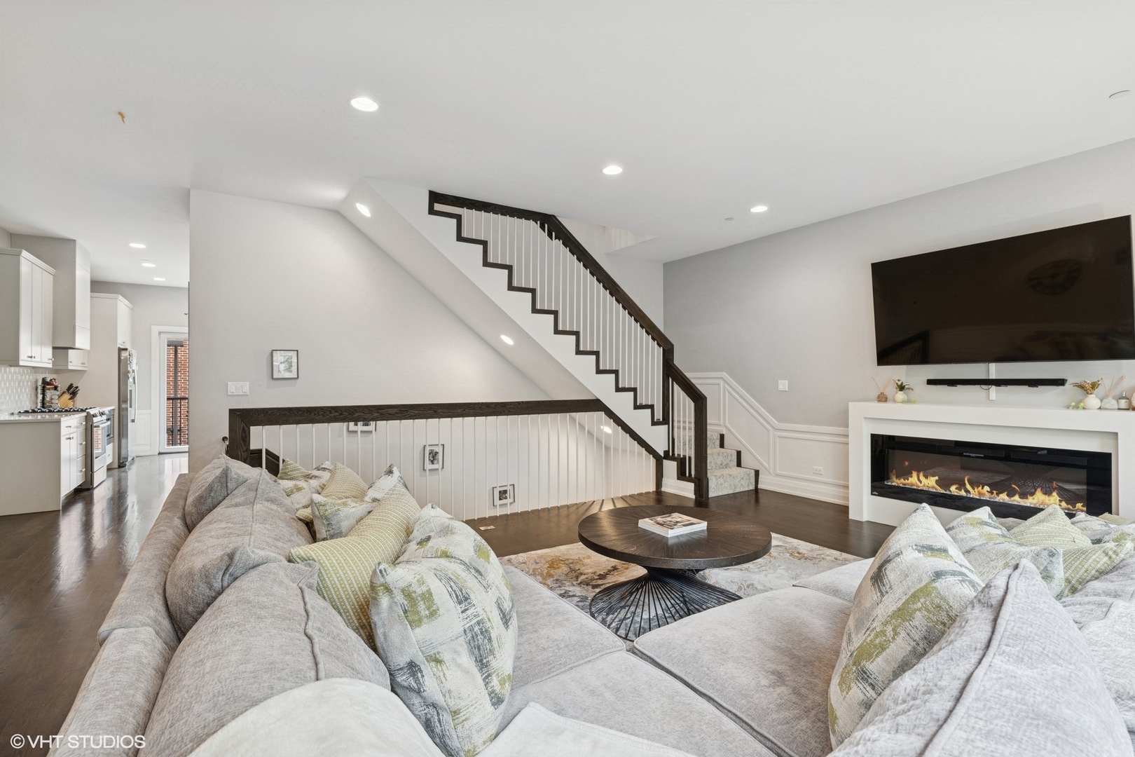 7771 Van Buren Street Unit: 3