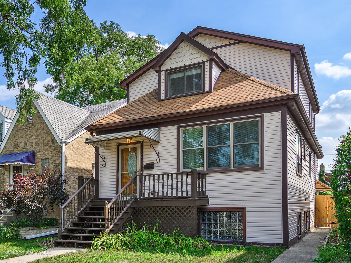 4585 N Mulligan Avenue