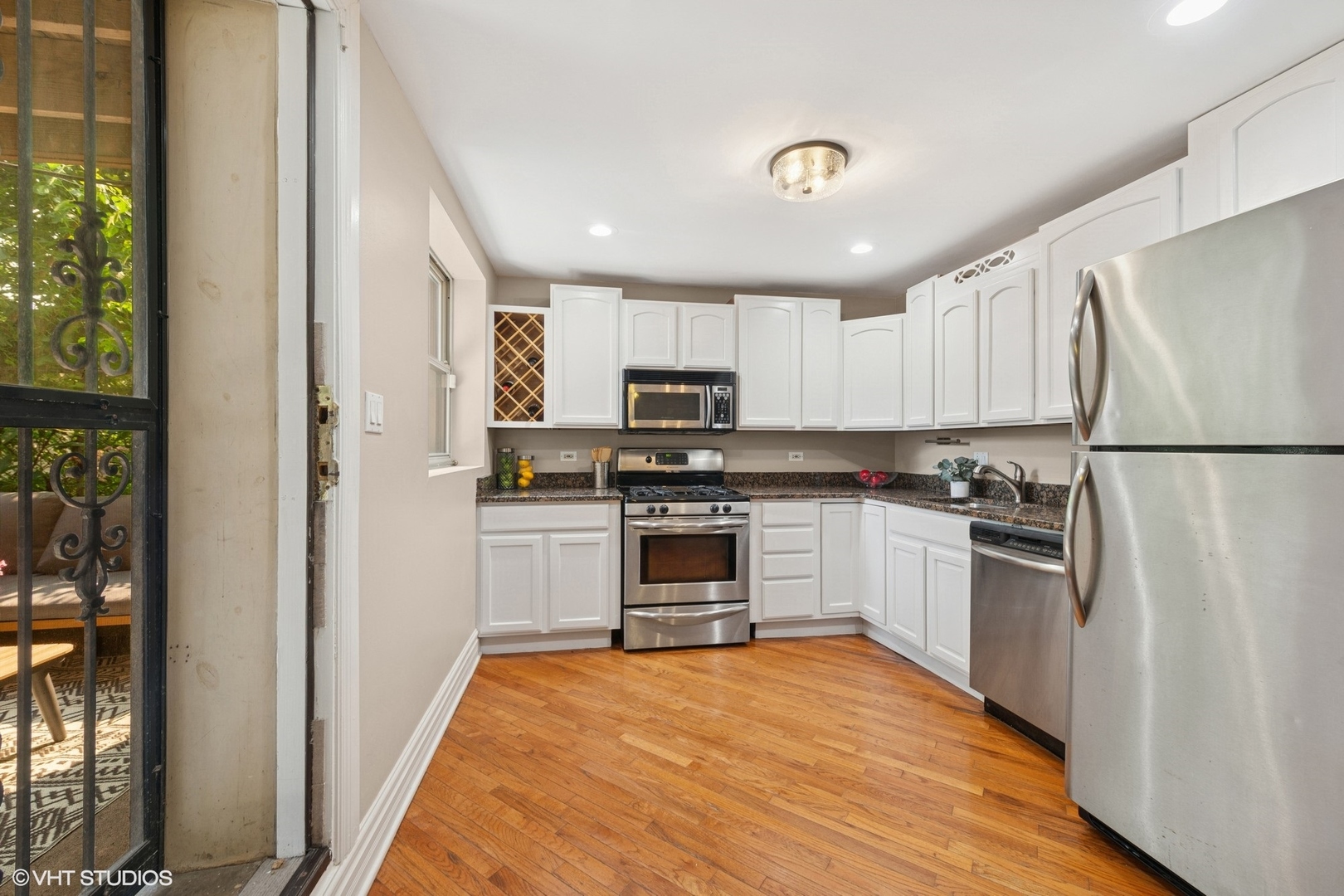 3558 W Shakespeare Avenue Unit: GE