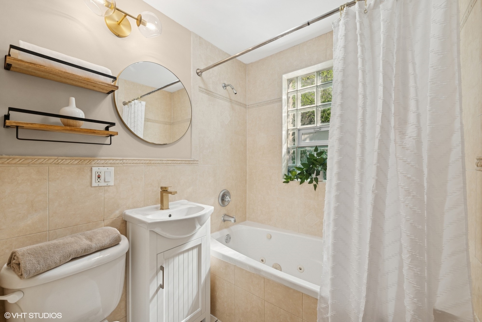 3558 W Shakespeare Avenue Unit: GE