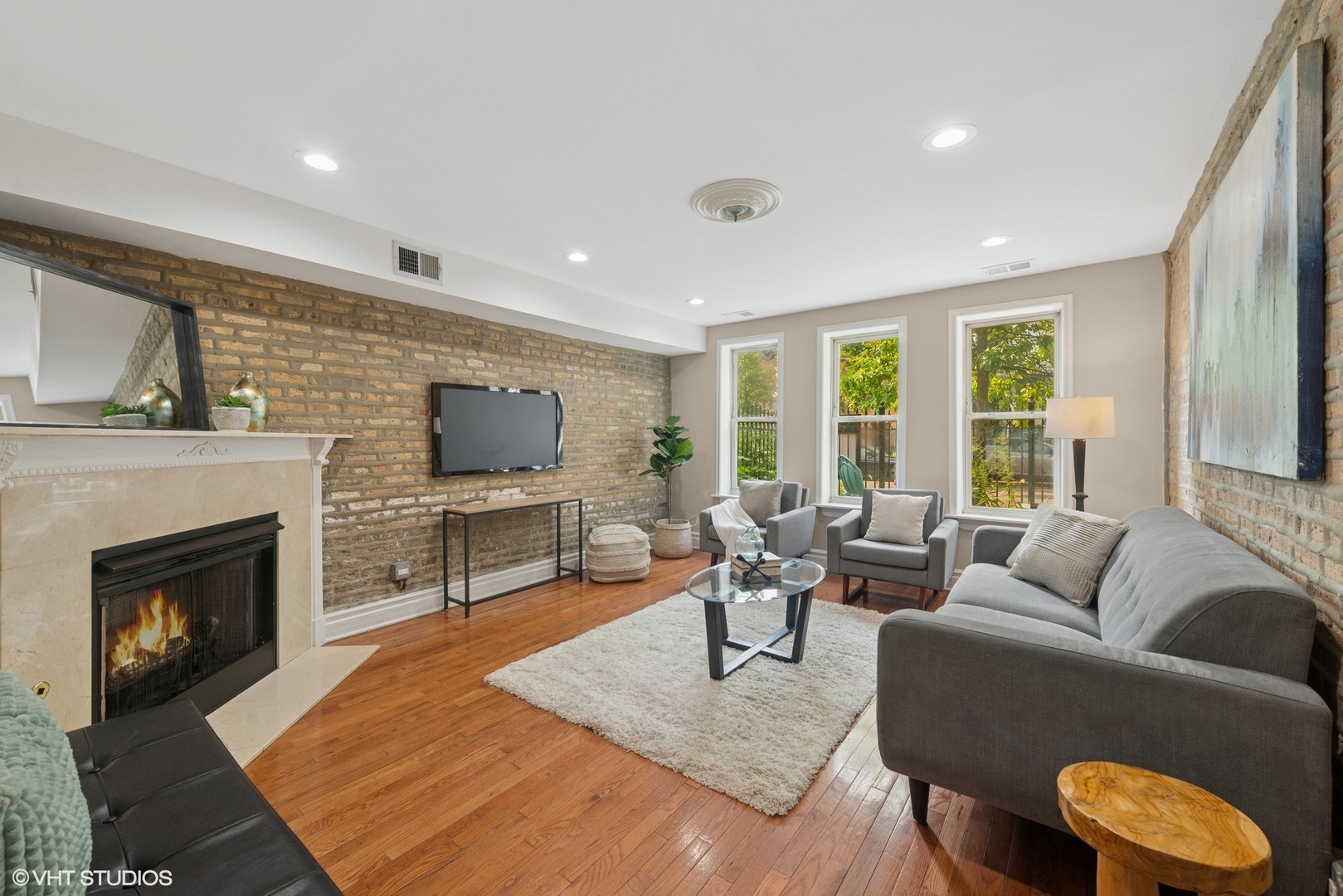3558 W Shakespeare Avenue Unit: GE