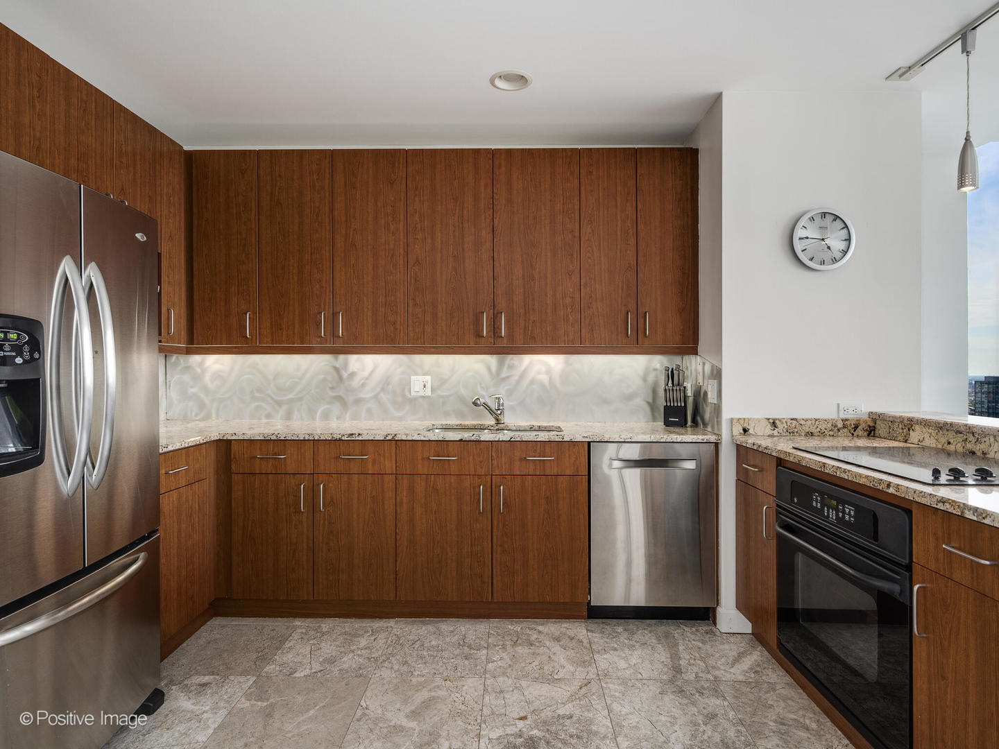737 W Washington Boulevard Unit: 3310