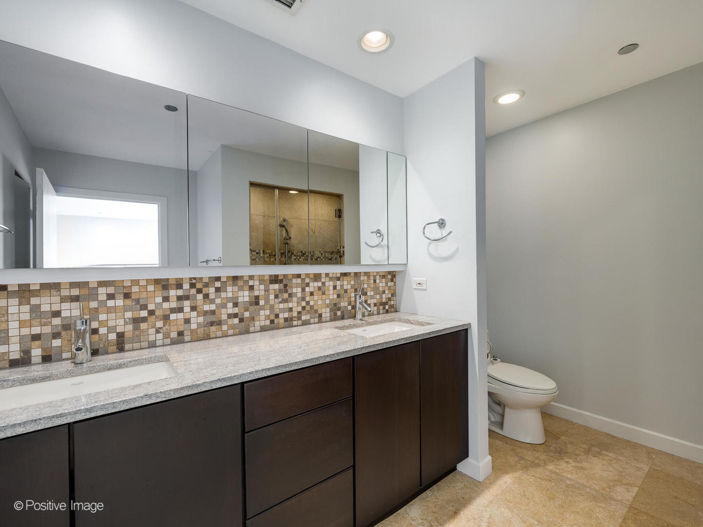 737 W Washington Boulevard Unit: 3310