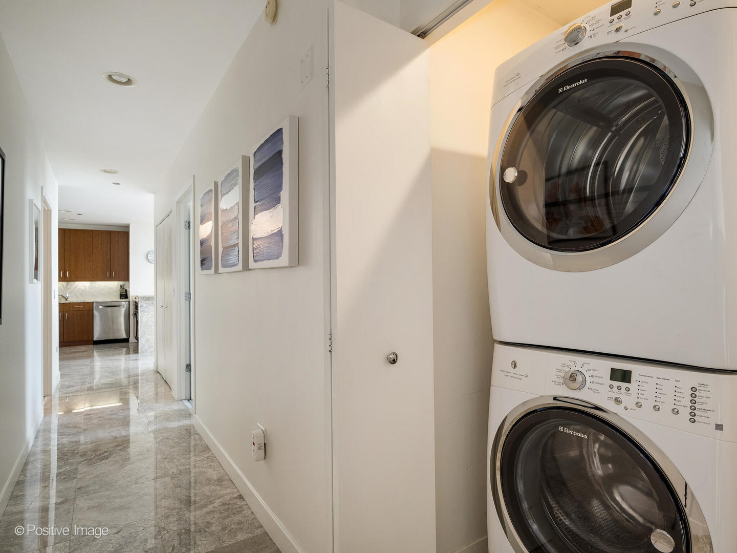 737 W Washington Boulevard Unit: 3310