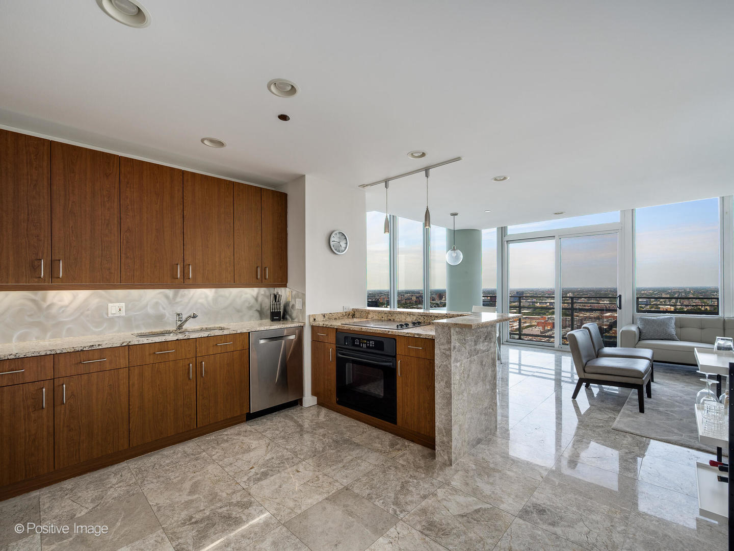 737 W Washington Boulevard Unit: 3310