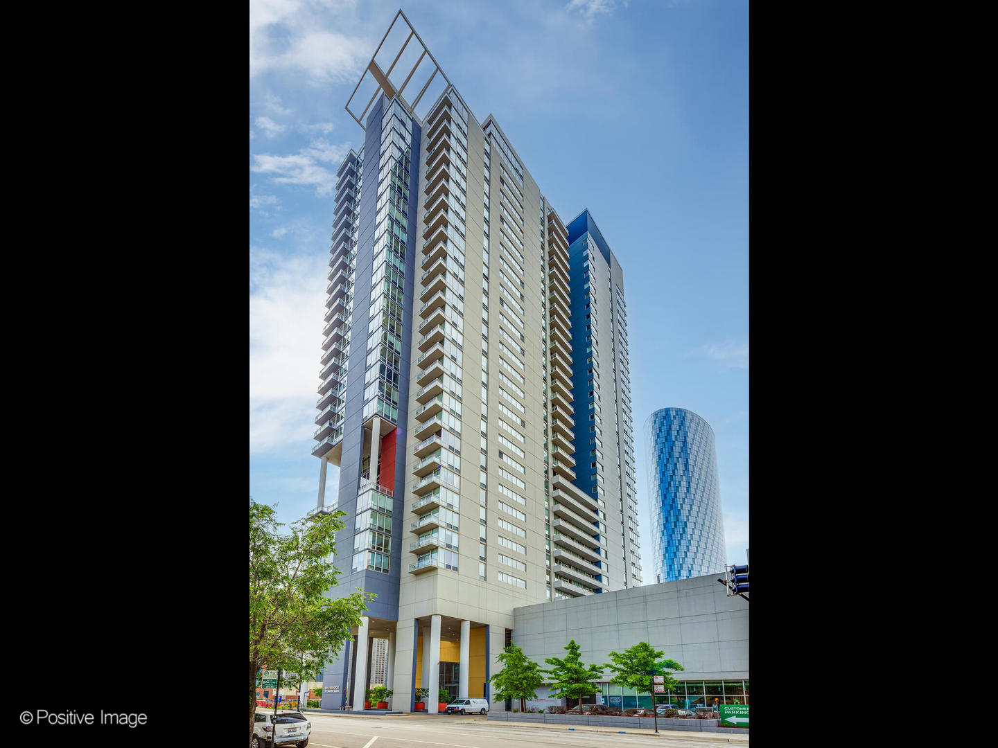 737 W Washington Boulevard Unit: 3310