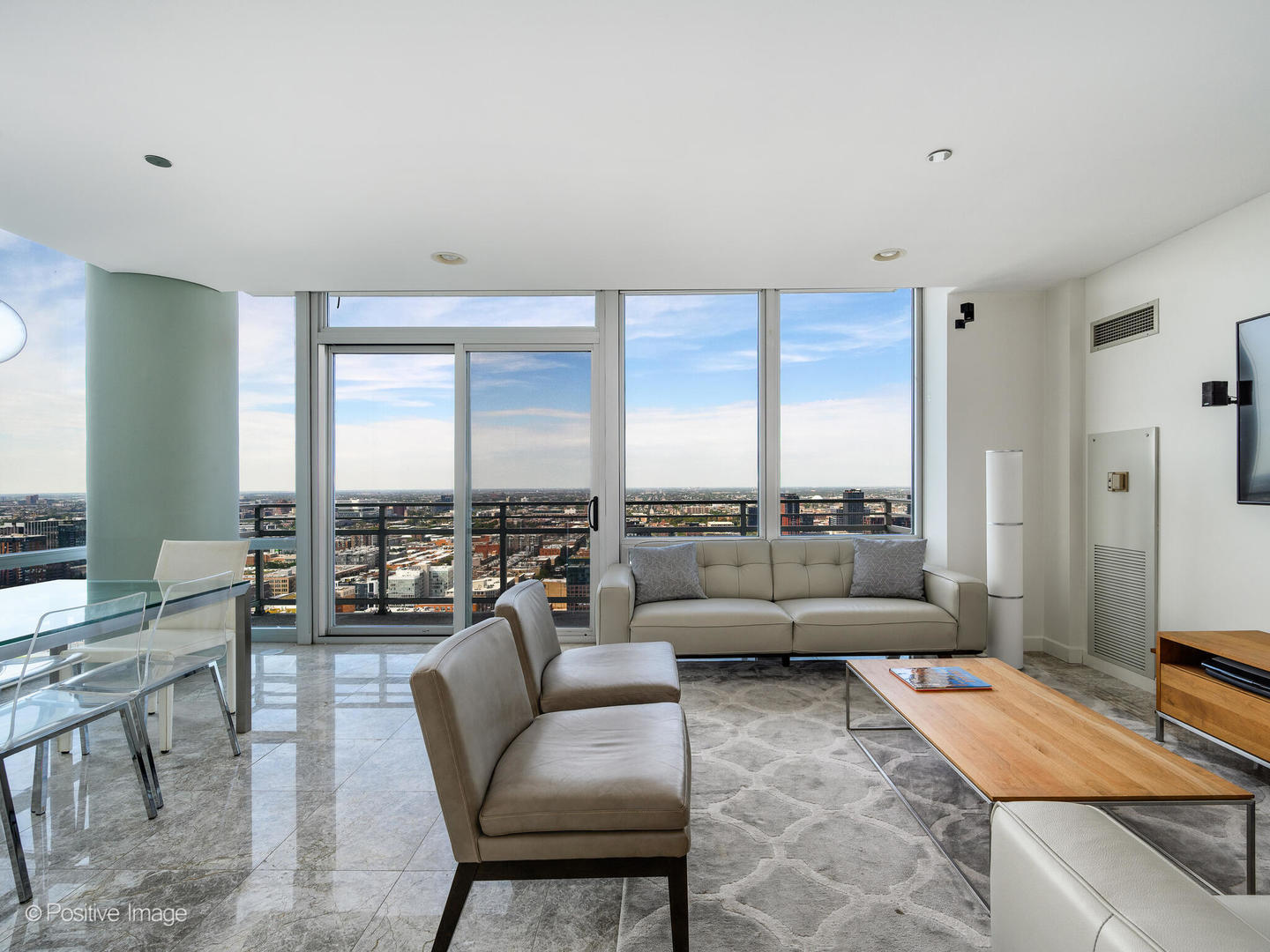 737 W Washington Boulevard Unit: 3310