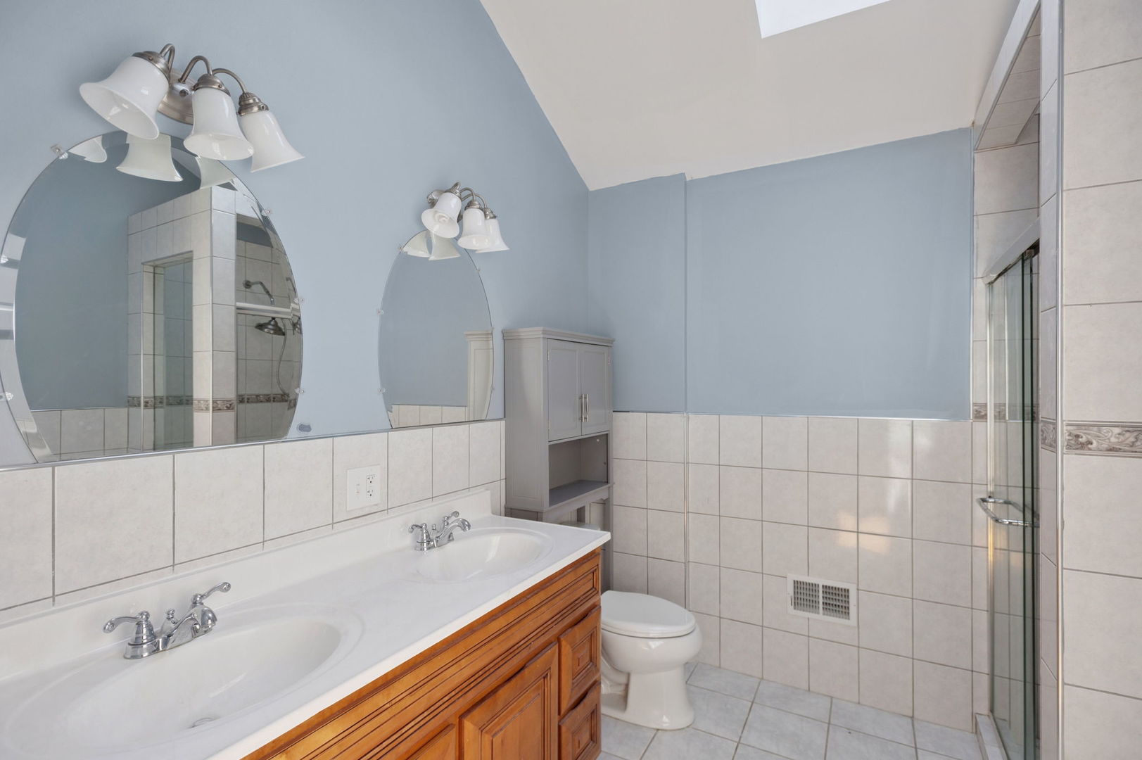 1724 N Keeler Avenue