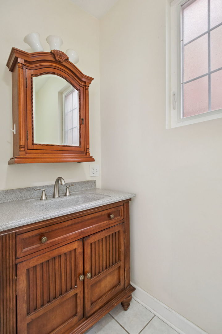 1724 N Keeler Avenue