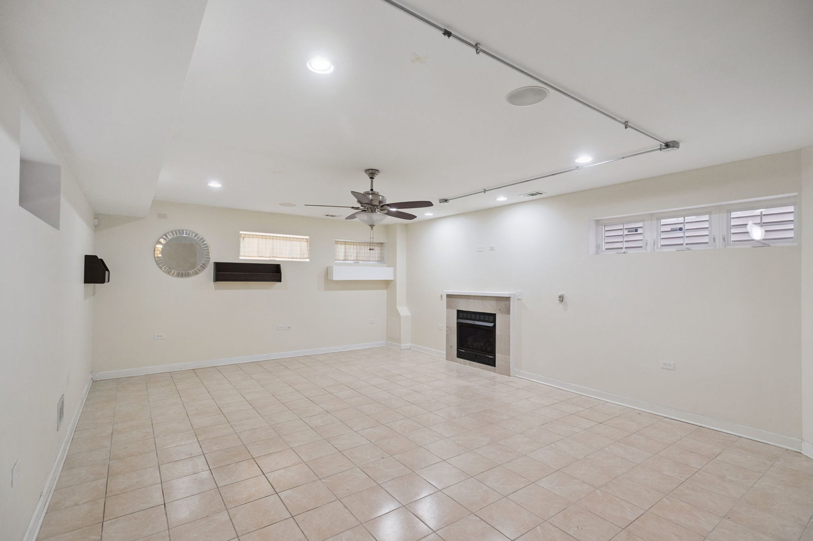 1724 N Keeler Avenue