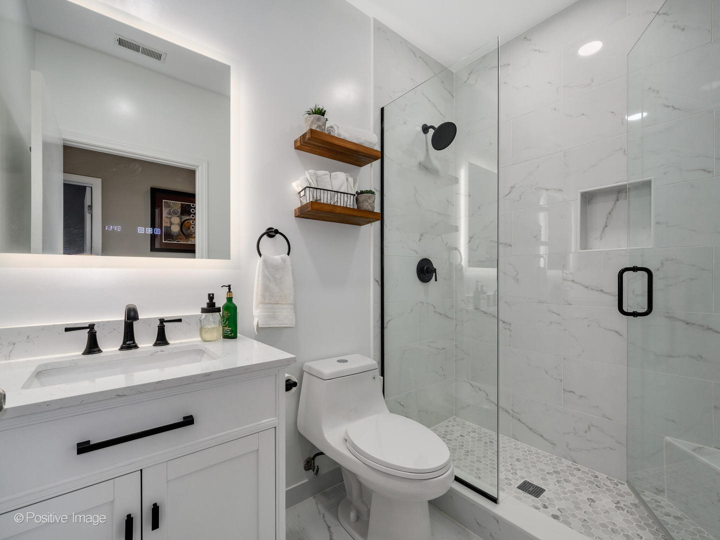 3118 N Lincoln Avenue Unit: 4A