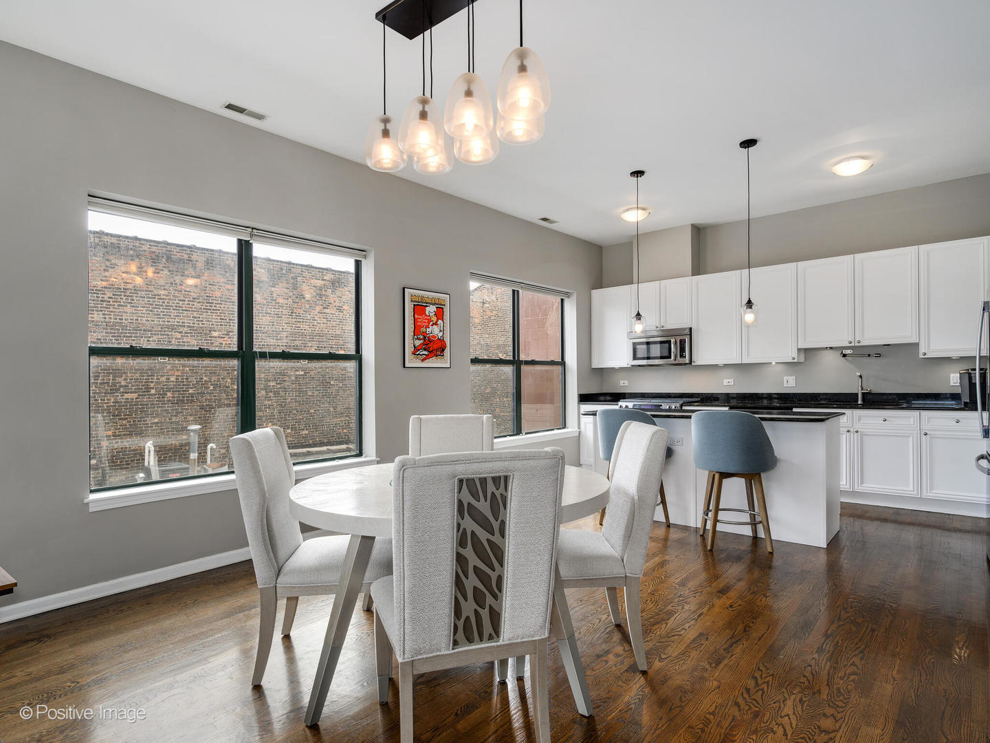 3118 N Lincoln Avenue Unit: 4A