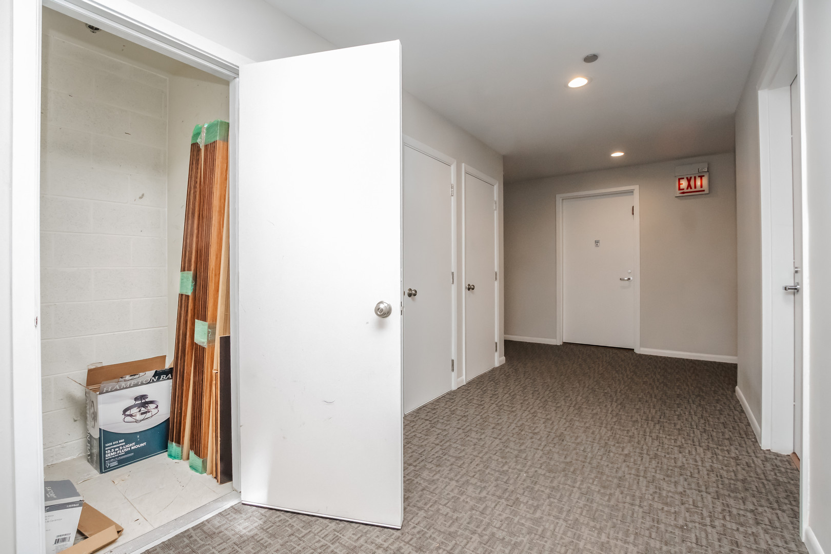 4950 N Western Avenue Unit: 2L