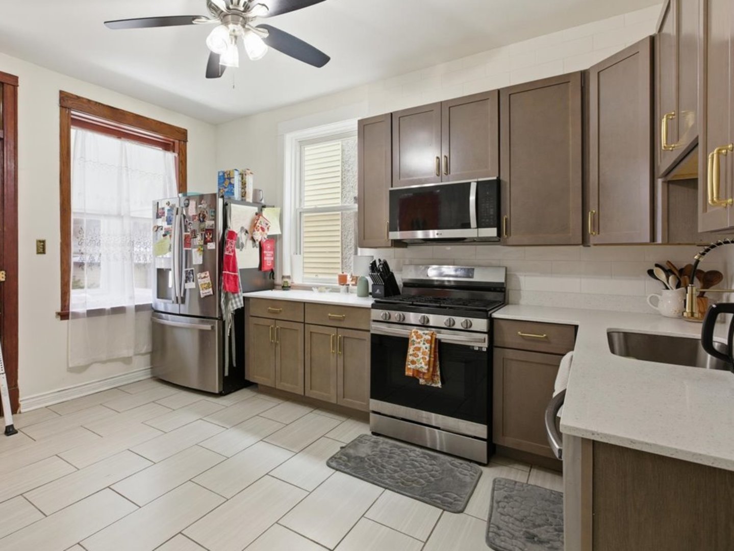 2333 N Hamlin Avenue Unit: 1