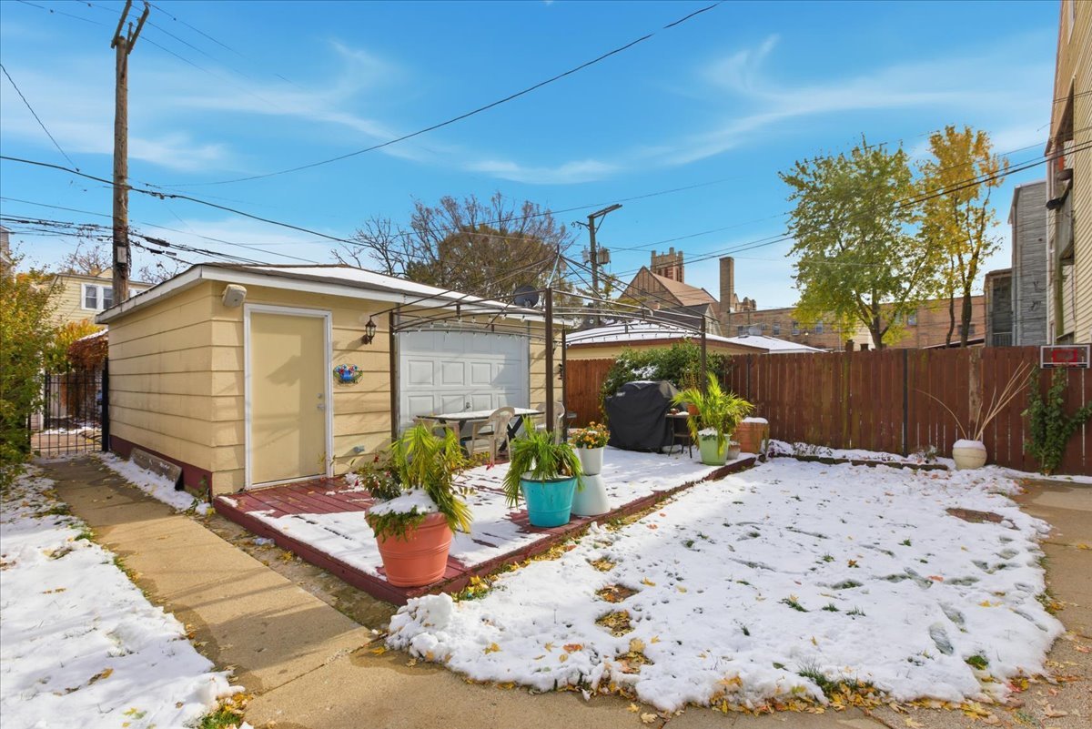 2333 N Hamlin Avenue Unit: 1