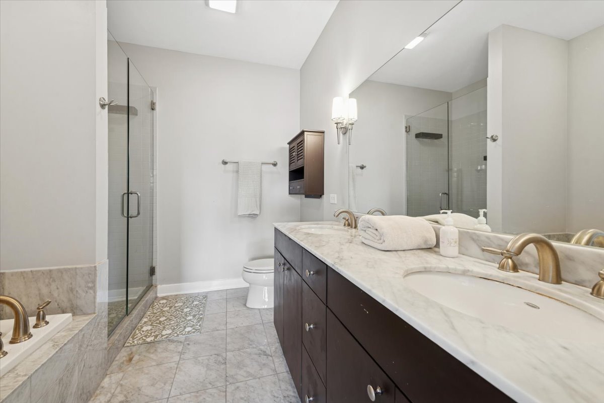 3028 W Roscoe Street Unit: 306