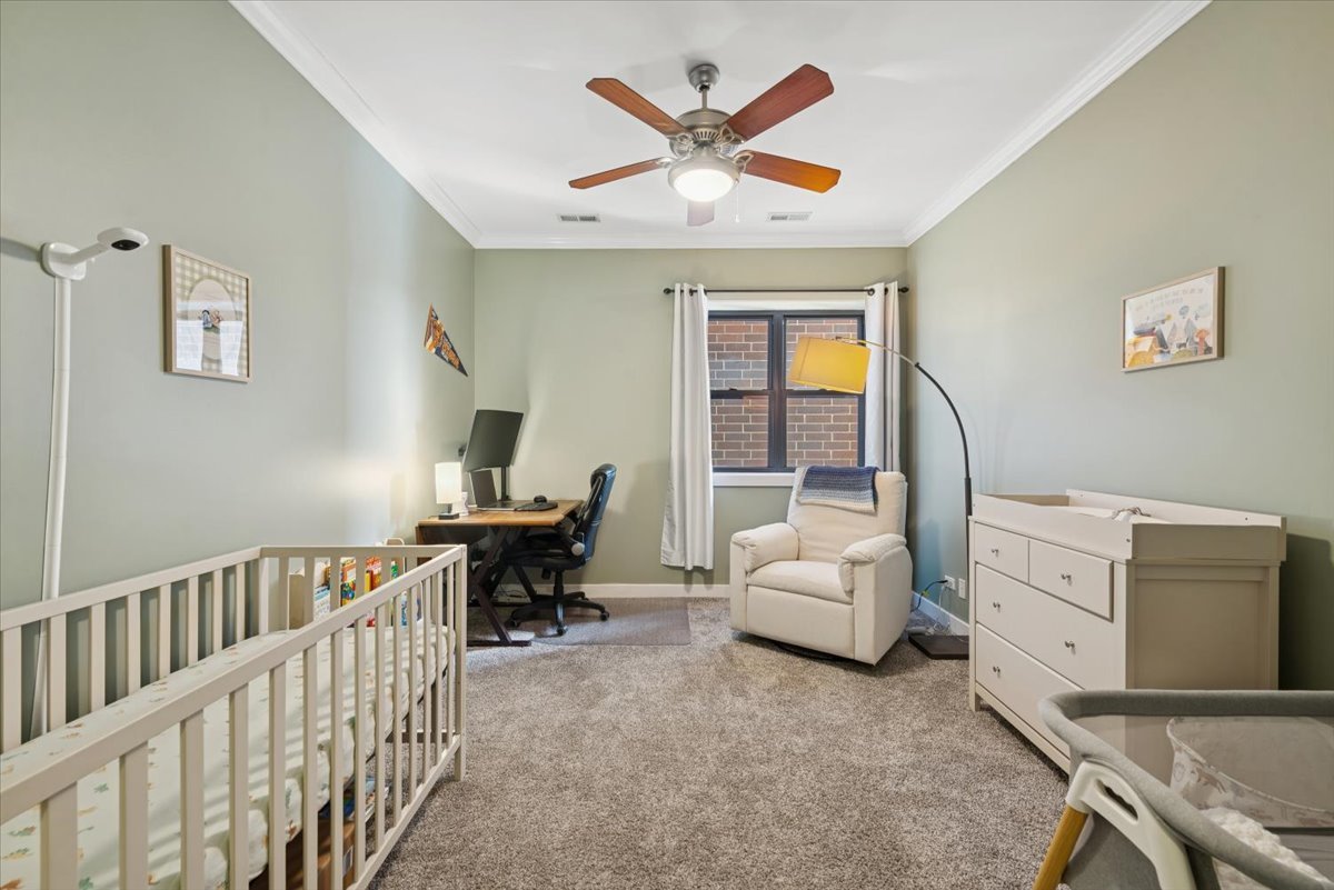 3028 W Roscoe Street Unit: 306