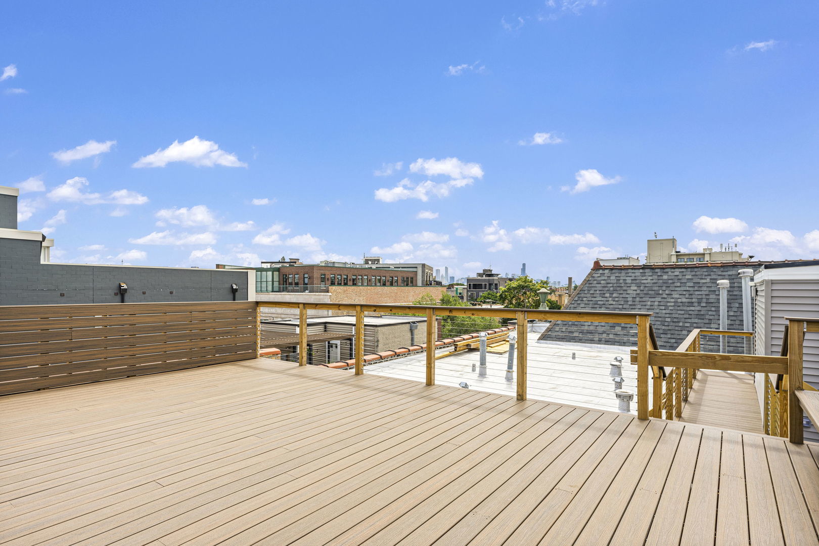 1636 W Melrose Street Unit: 405